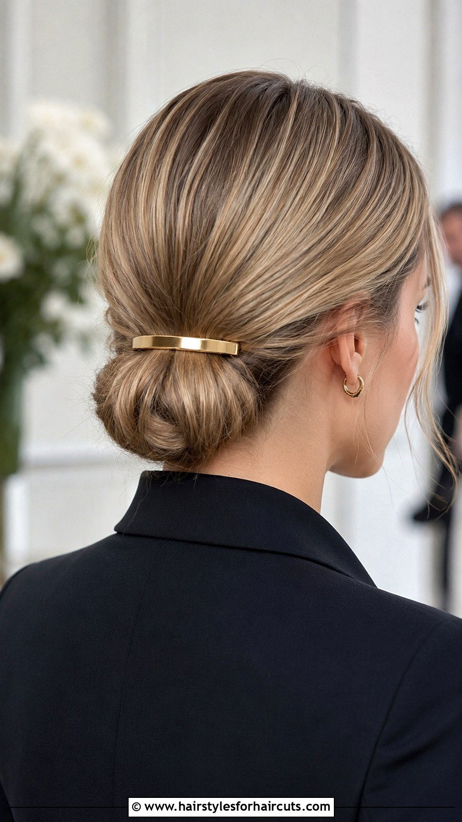 Low Knot With Hair Accessory - 25 easy hairstyles for medium hair for work - 25 easy hairstyles for medium hair for work