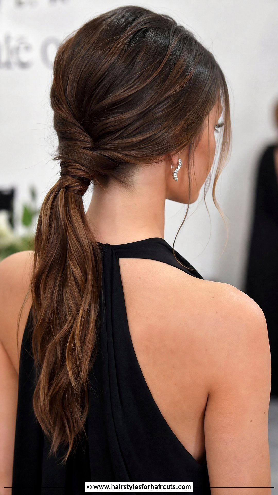 Low Knotted Ponytail - 25 formal hairstyles - 25 formal hairstyles