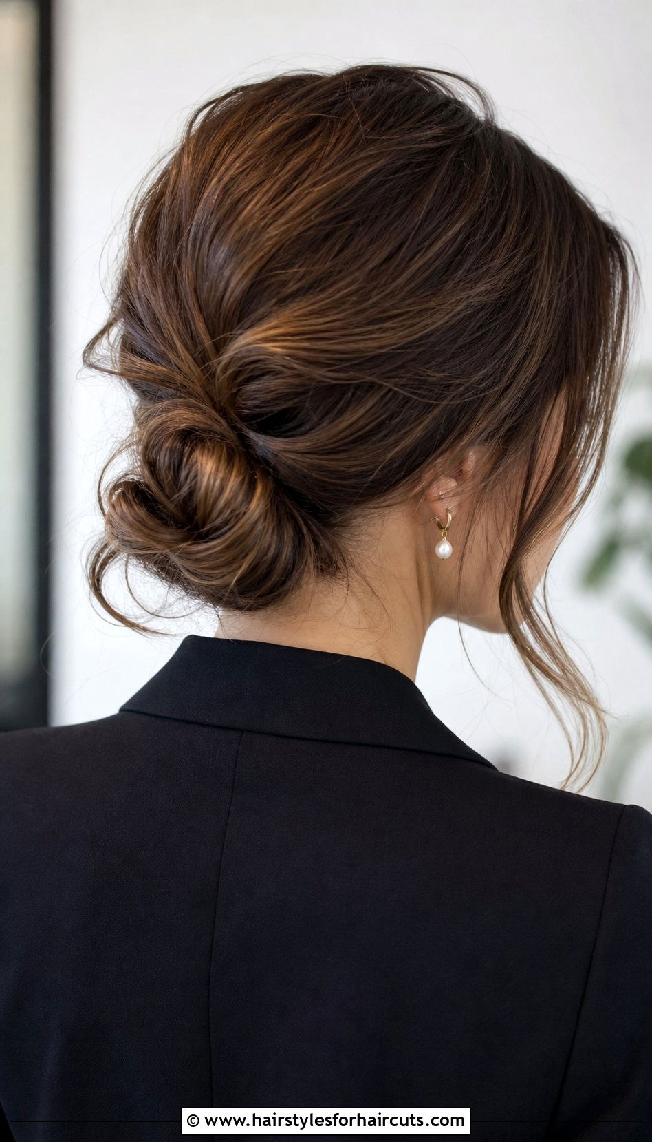 Low Loose Bun - 25 hairstyles that dont damage hair - 25 hairstyles that don't damage hair