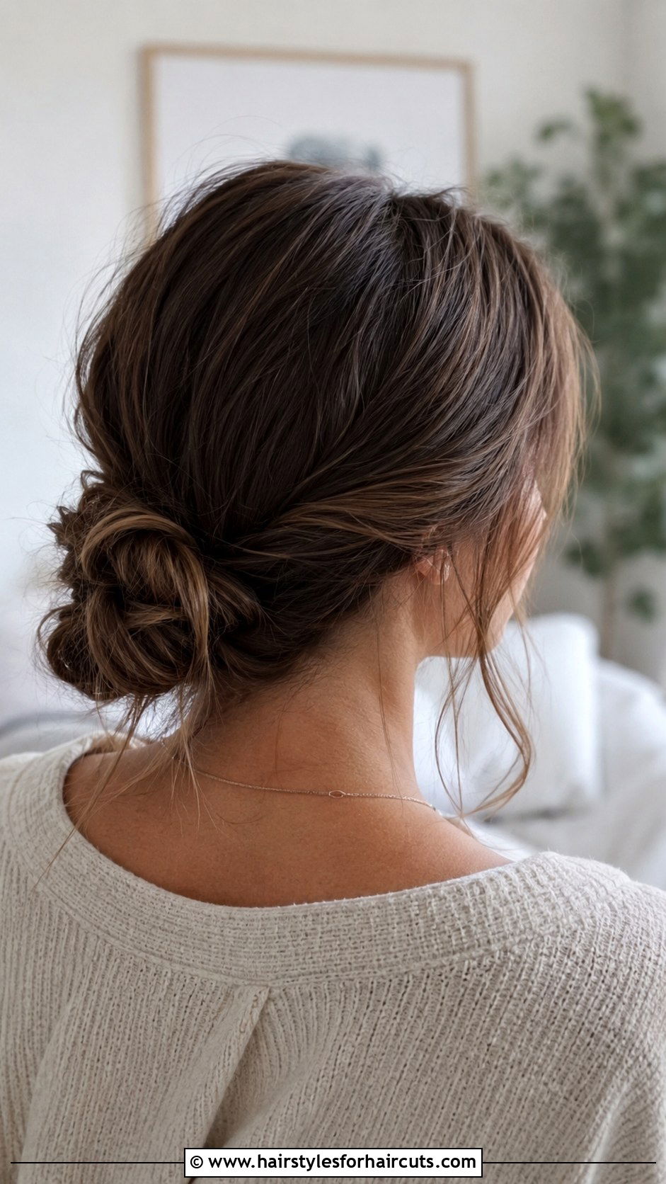 Low Messy Bun - 25 easy summer hairstyles for long hair - 25 easy summer hairstyles for long hair