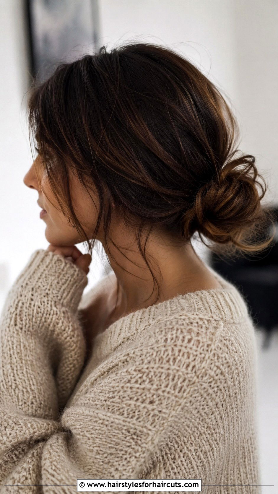 Low Messy Bun - 25 protective hairstyles for straight hair - 25 protective hairstyles for straight hair