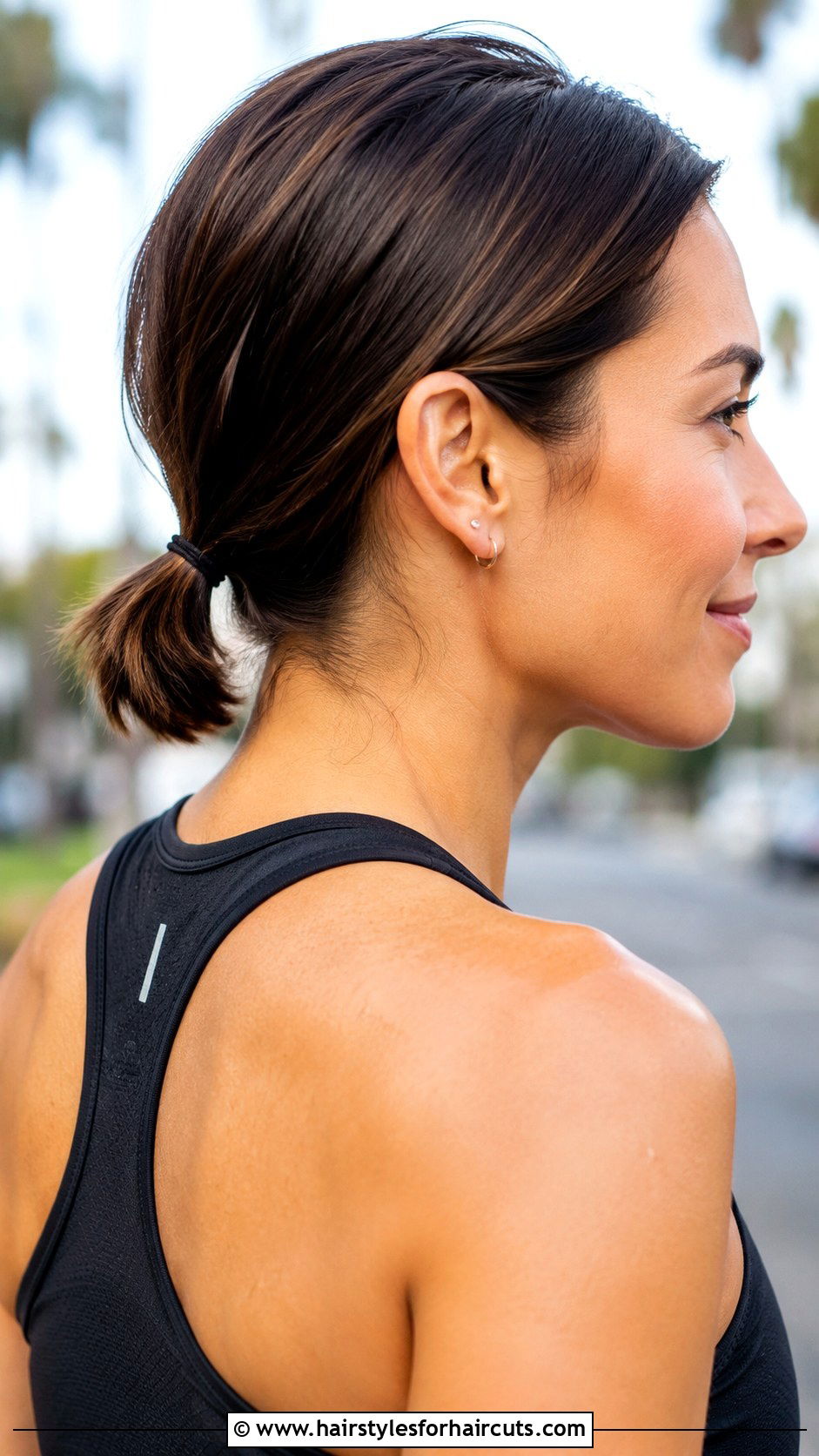 Low Mini Ponytail For Bob - 25 running hairstyles for short hair - 25 running hairstyles for short hair