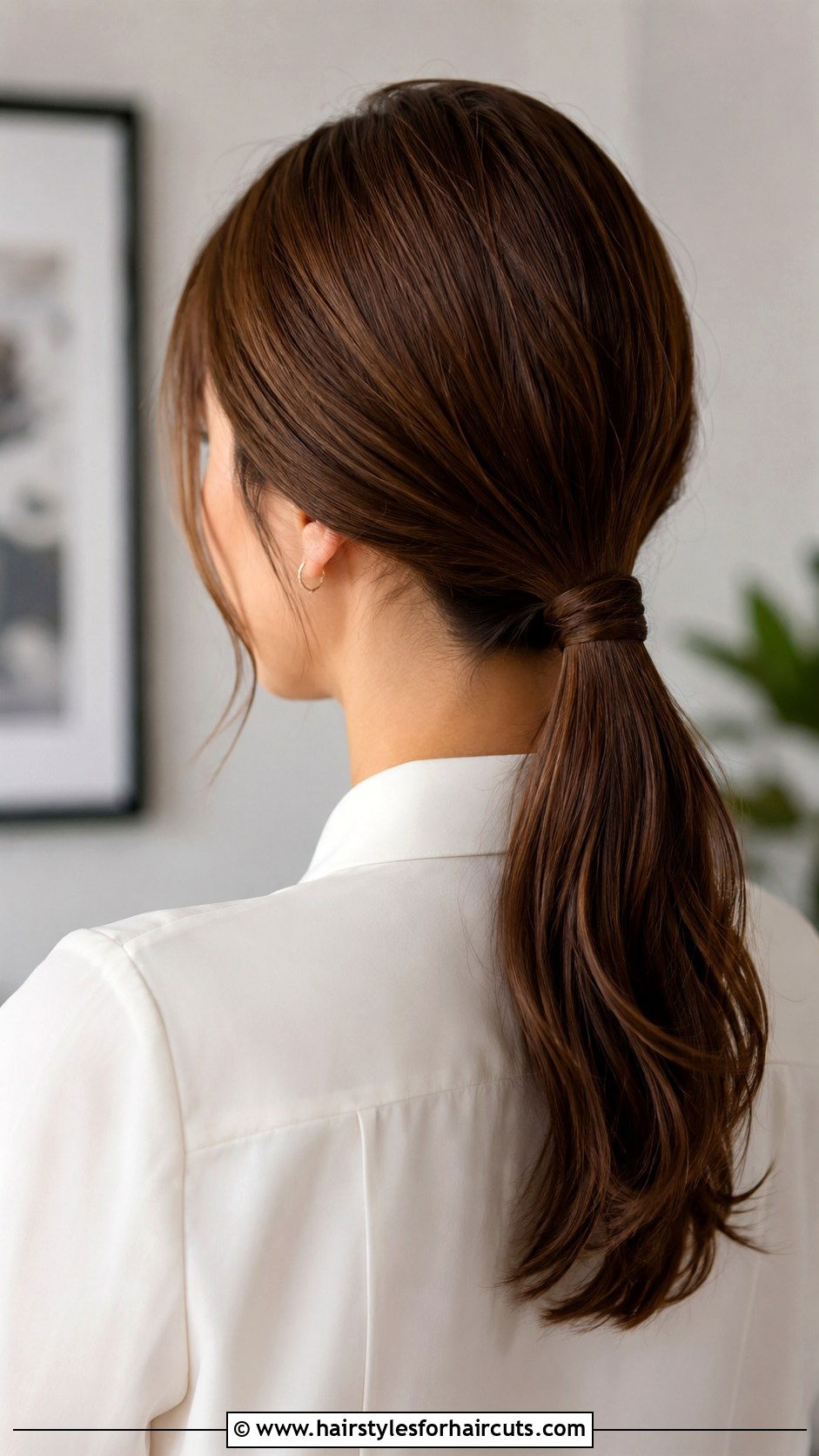 Low Ponytail - 25 cheap hairstyles - 25 cheap hairstyles