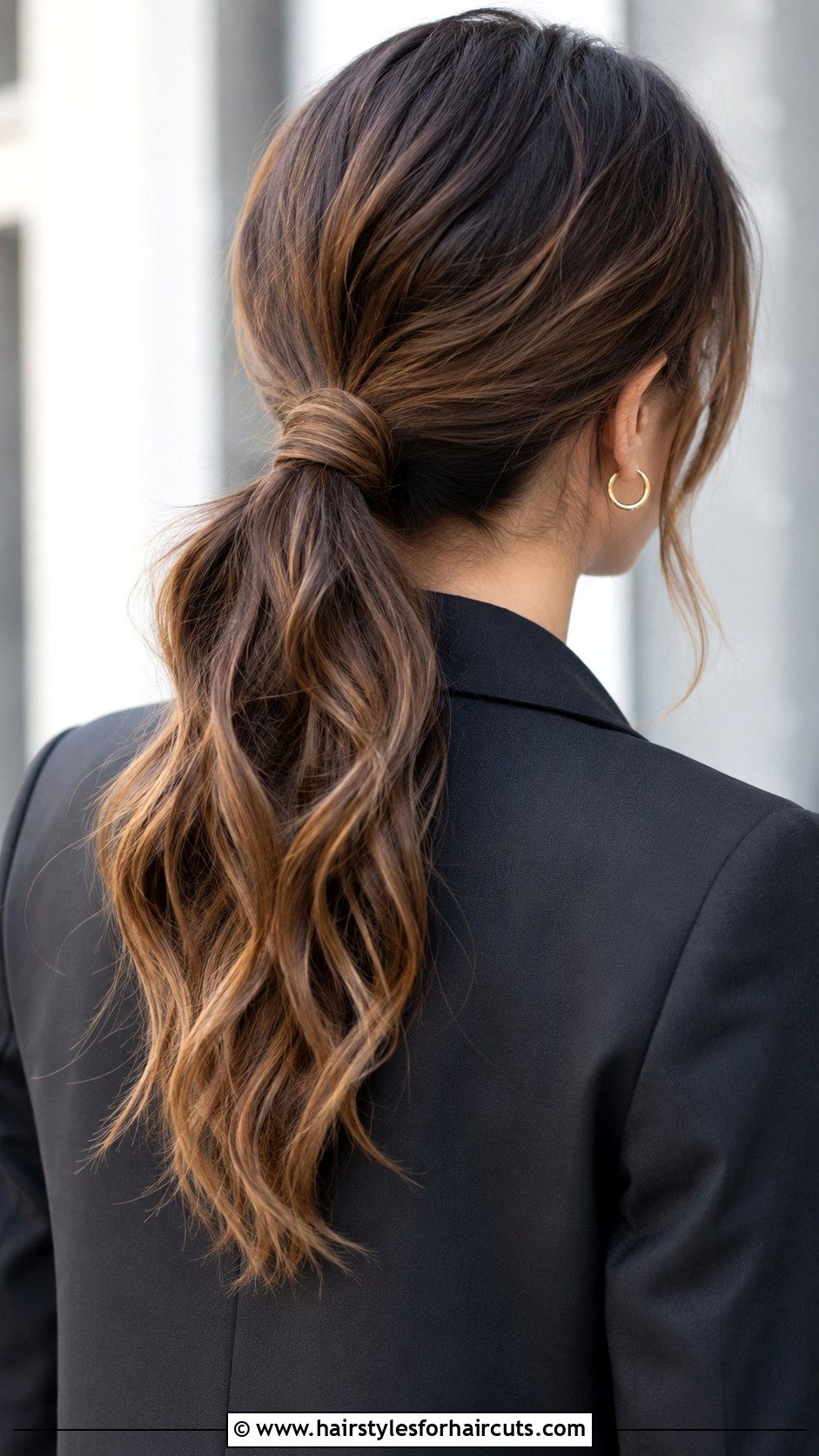 Low Ponytail For Wavy Hair - 25 easy hairstyles for wavy hair - 25 easy hairstyles for wavy hair