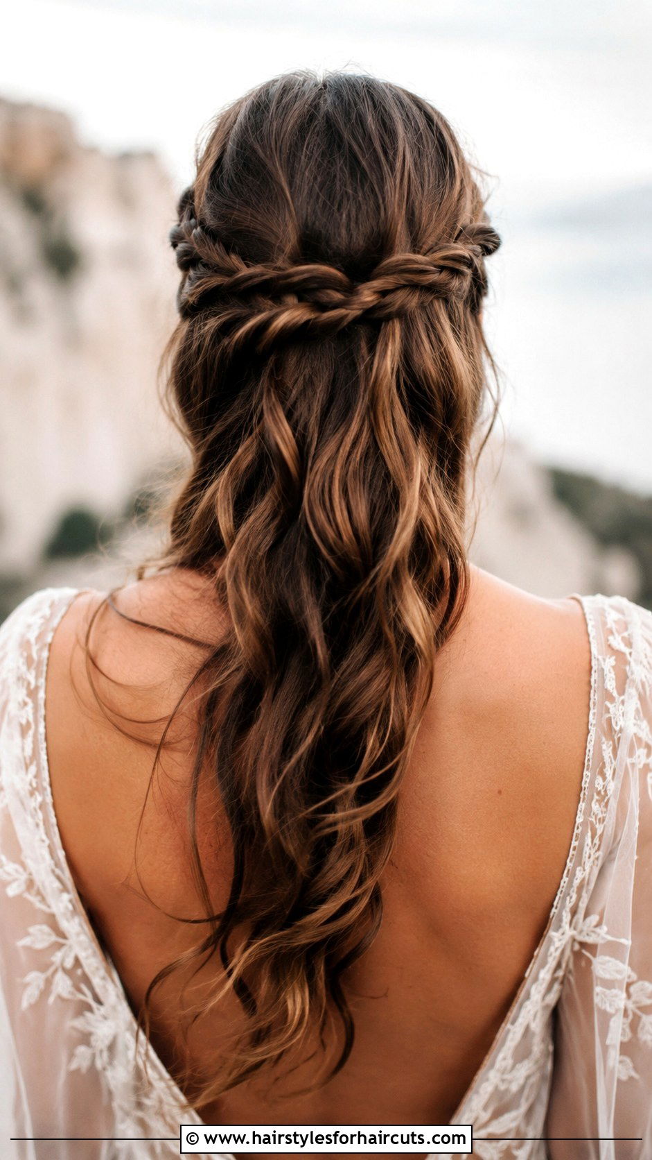 Low Ponytail With A Wrapped Section - 25 easy hairstyles for medium hair no braids - 25 easy hairstyles for medium hair no braids