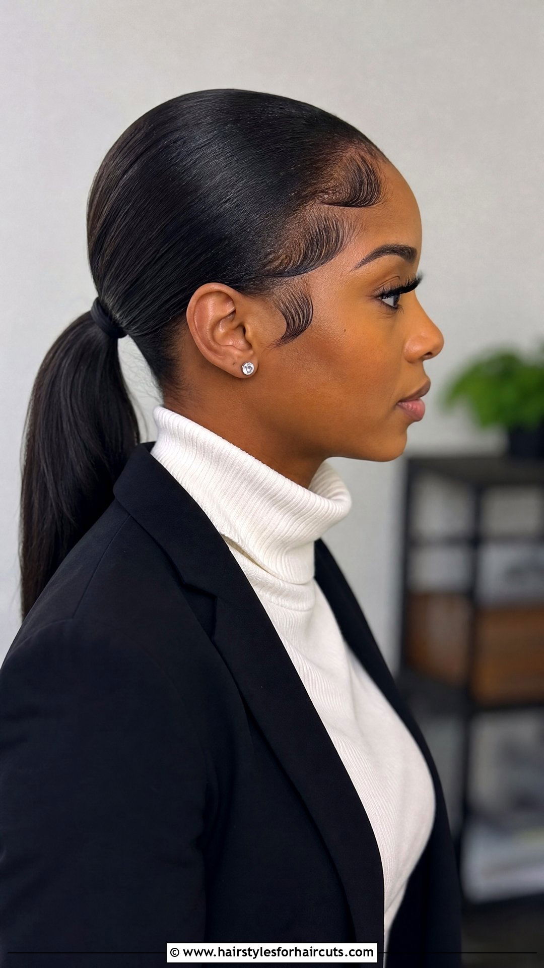 Low Ponytail With V Shaped Edges - 25 edges hairstyles - 25 edges hairstyles