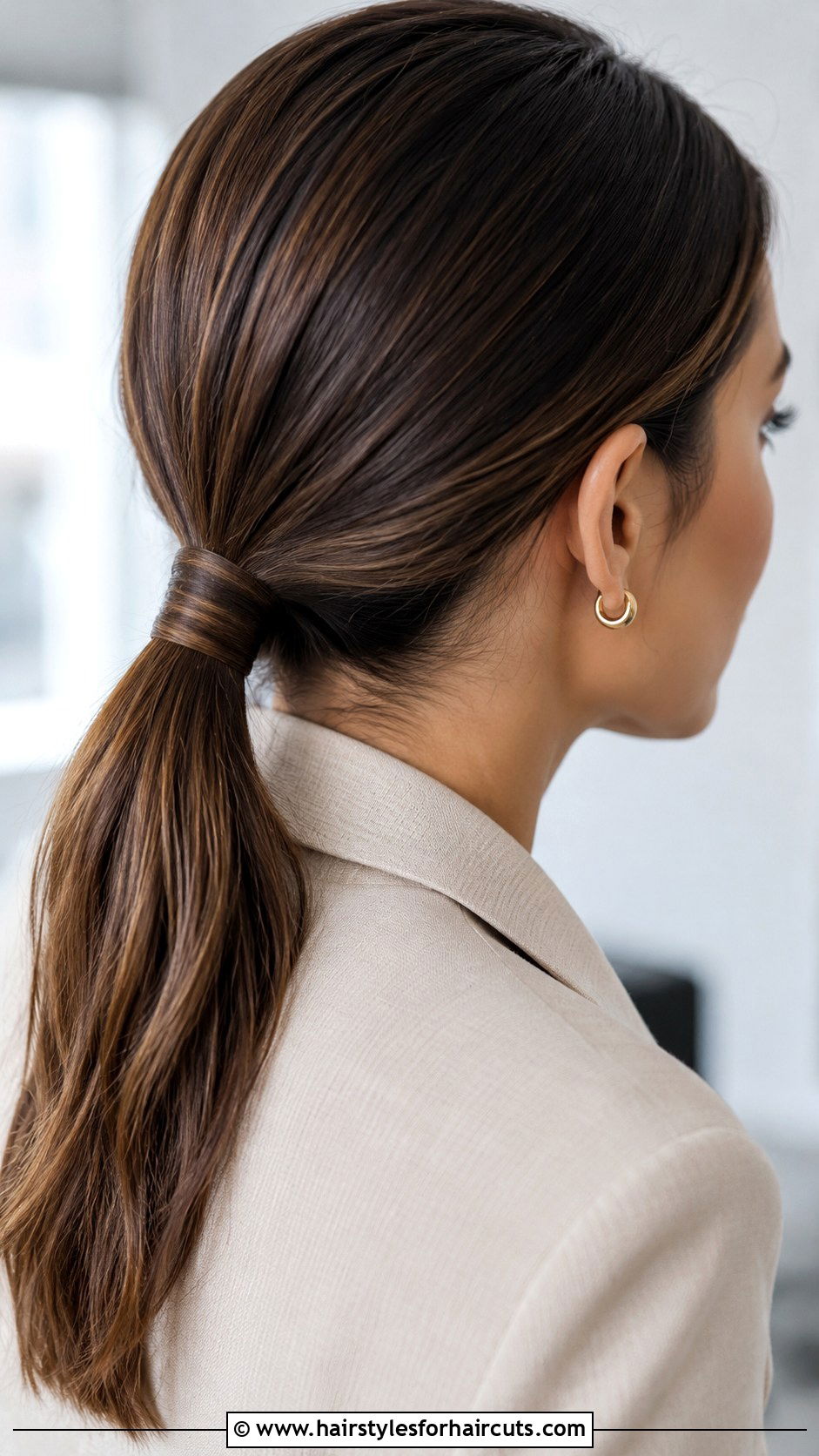 Low Ponytail With Wrapped Section - 25 easy hairstyles for medium hair for work - 25 easy hairstyles for medium hair for work