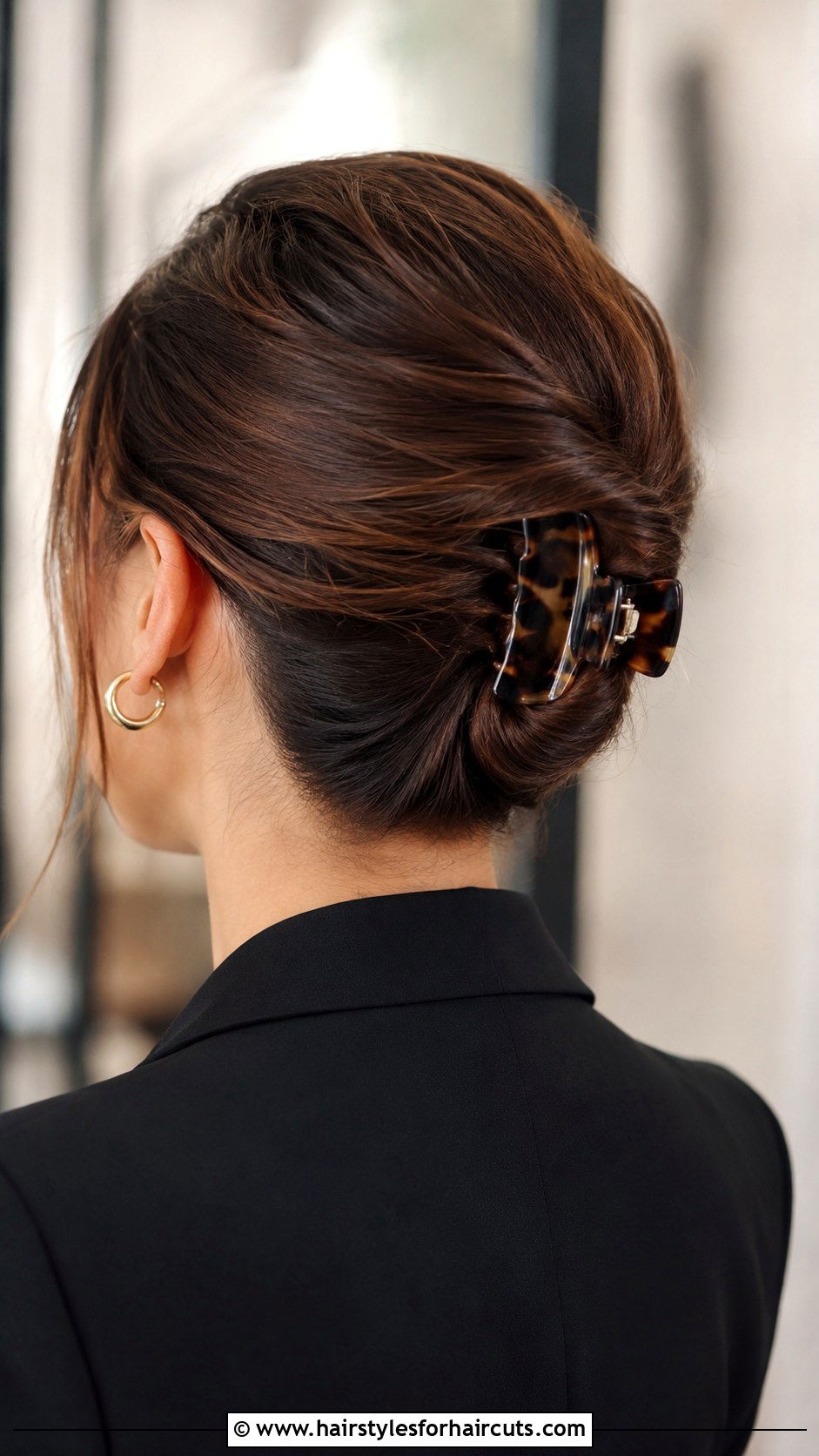 Low Rolled Claw Clip For Short Hair - 25 claw clip hairstyles for short hair - 25 claw clip hairstyles for short hair