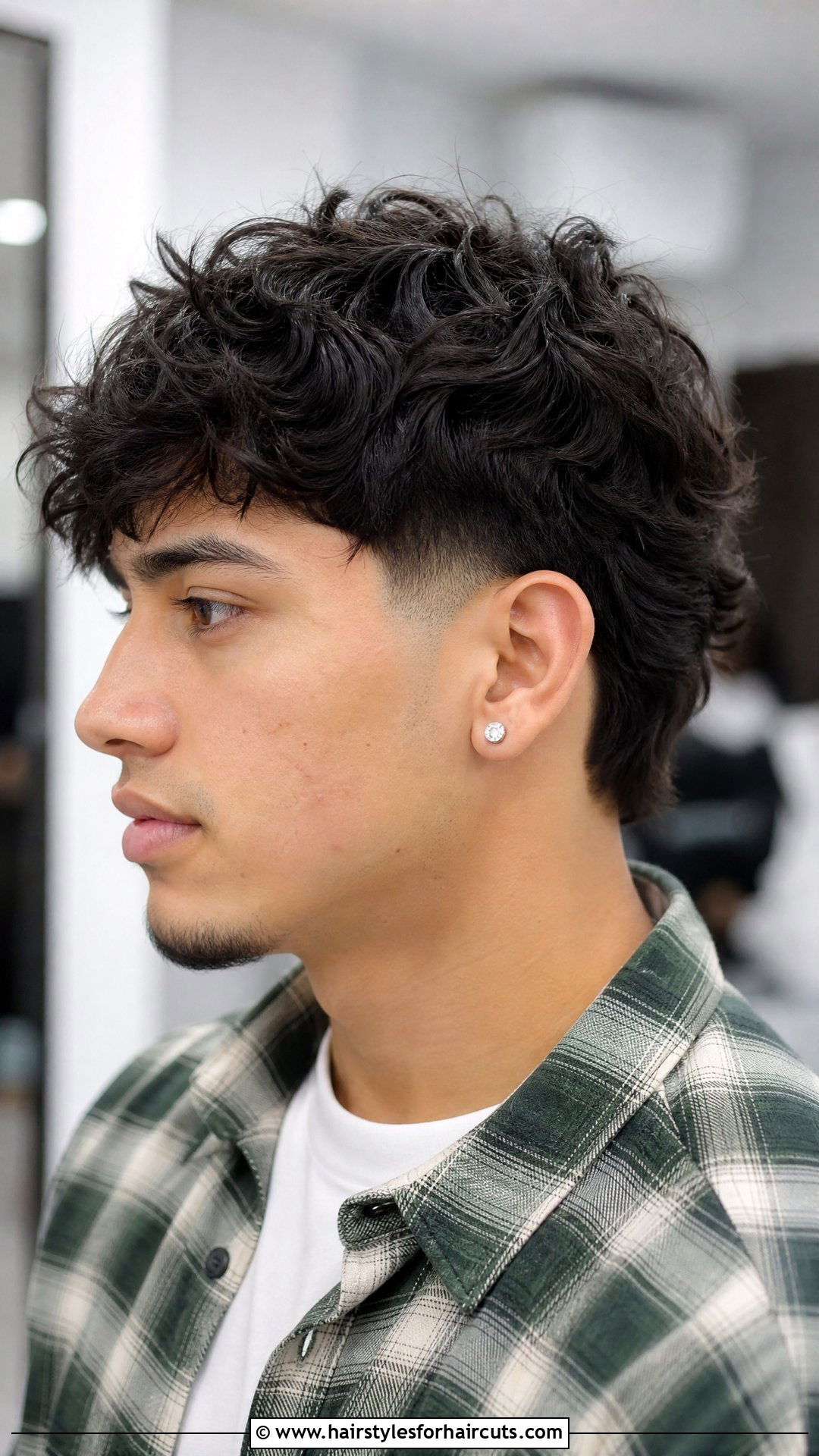 Low Taper Fade With Curly Shag - 25 haircuts hispanic curly hair taper - 25 haircuts hispanic curly hair taper