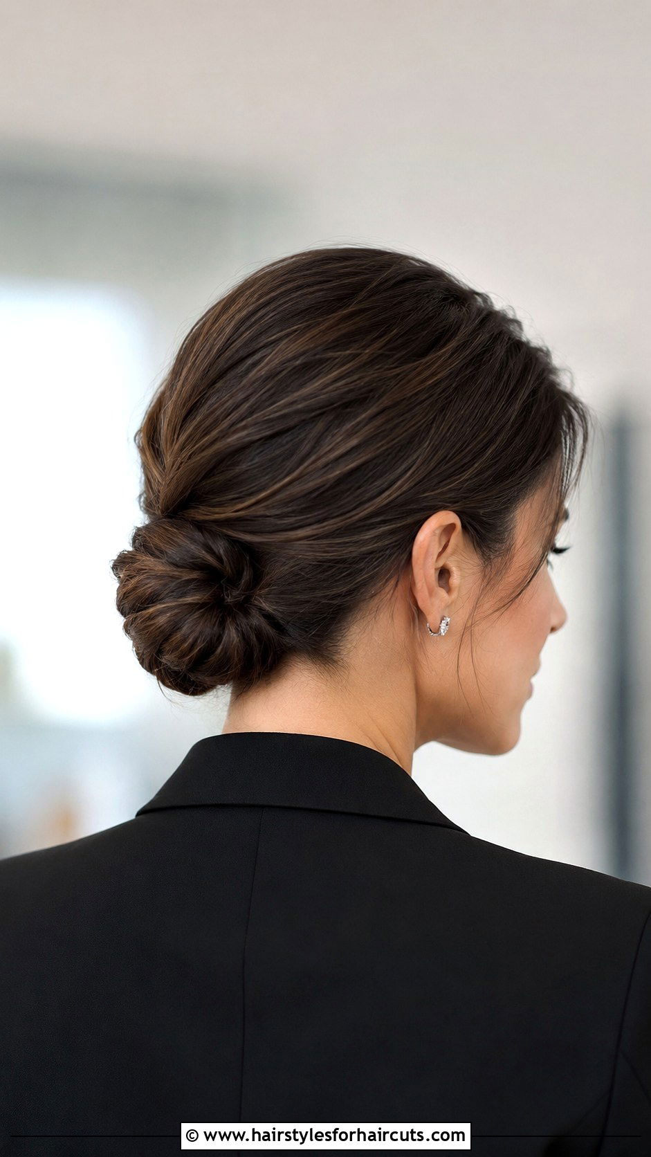 Low Twist Bun - 25 hairstyles that make your hair grow - 25 hairstyles that make your hair grow