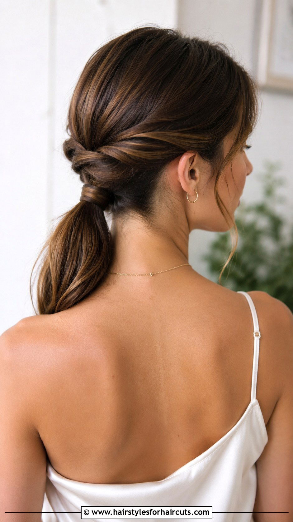 Low Twisted Ponytail - 25 easy fast hairstyles - 25 easy fast hairstyles