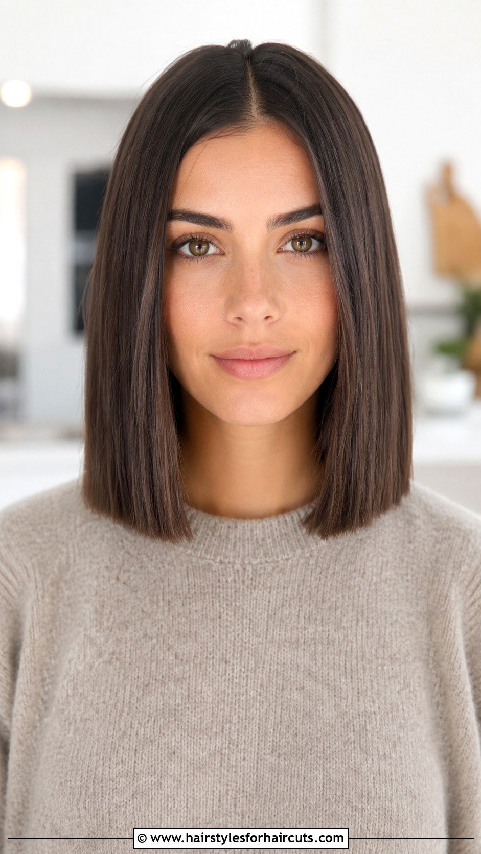 Medium Blunt Cut With Middle Part - 25 medium blunt haircuts - 25 medium blunt haircuts