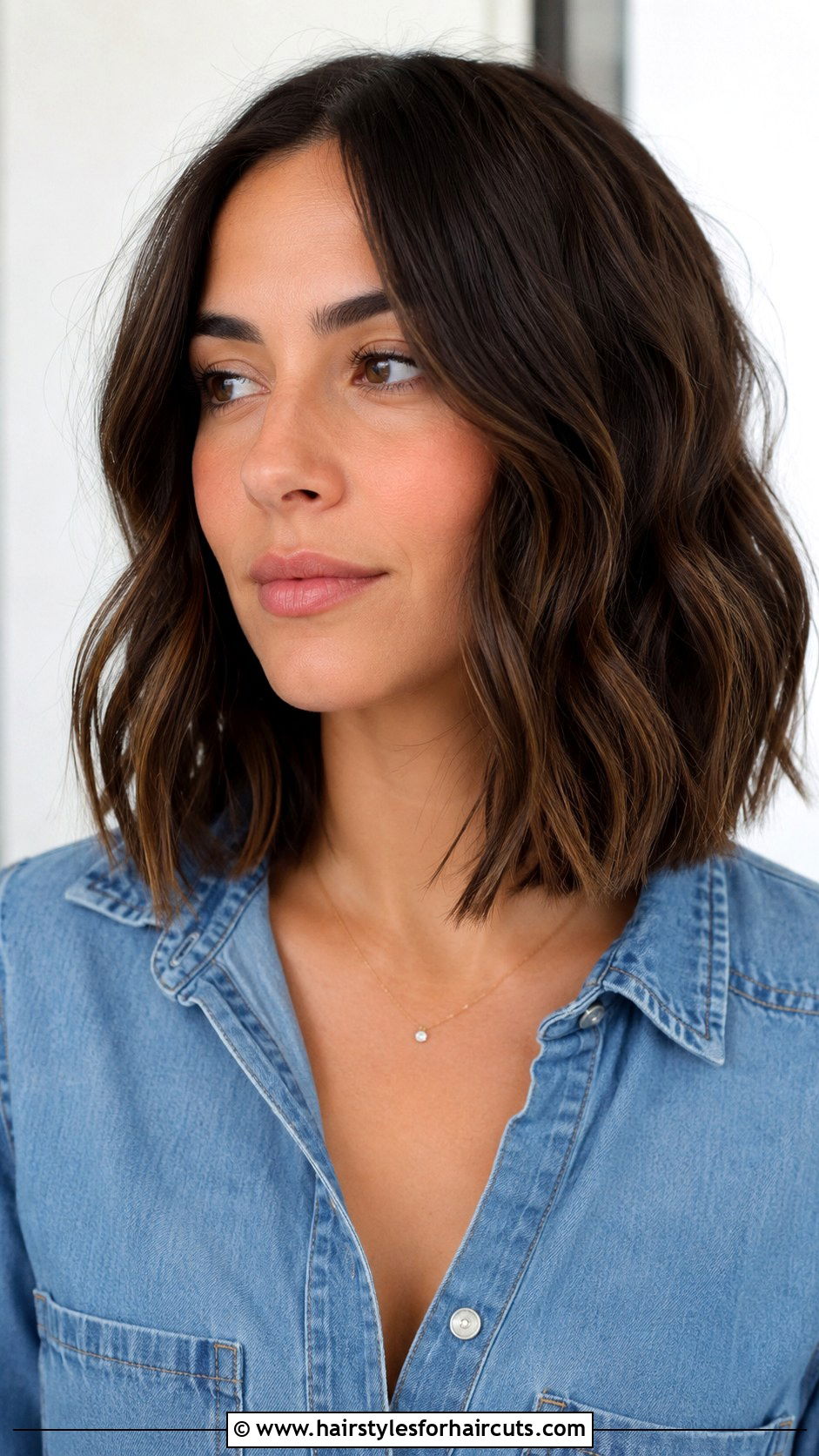 Medium Blunt Wavy Lob - 25 medium blunt haircuts - 25 medium blunt haircuts