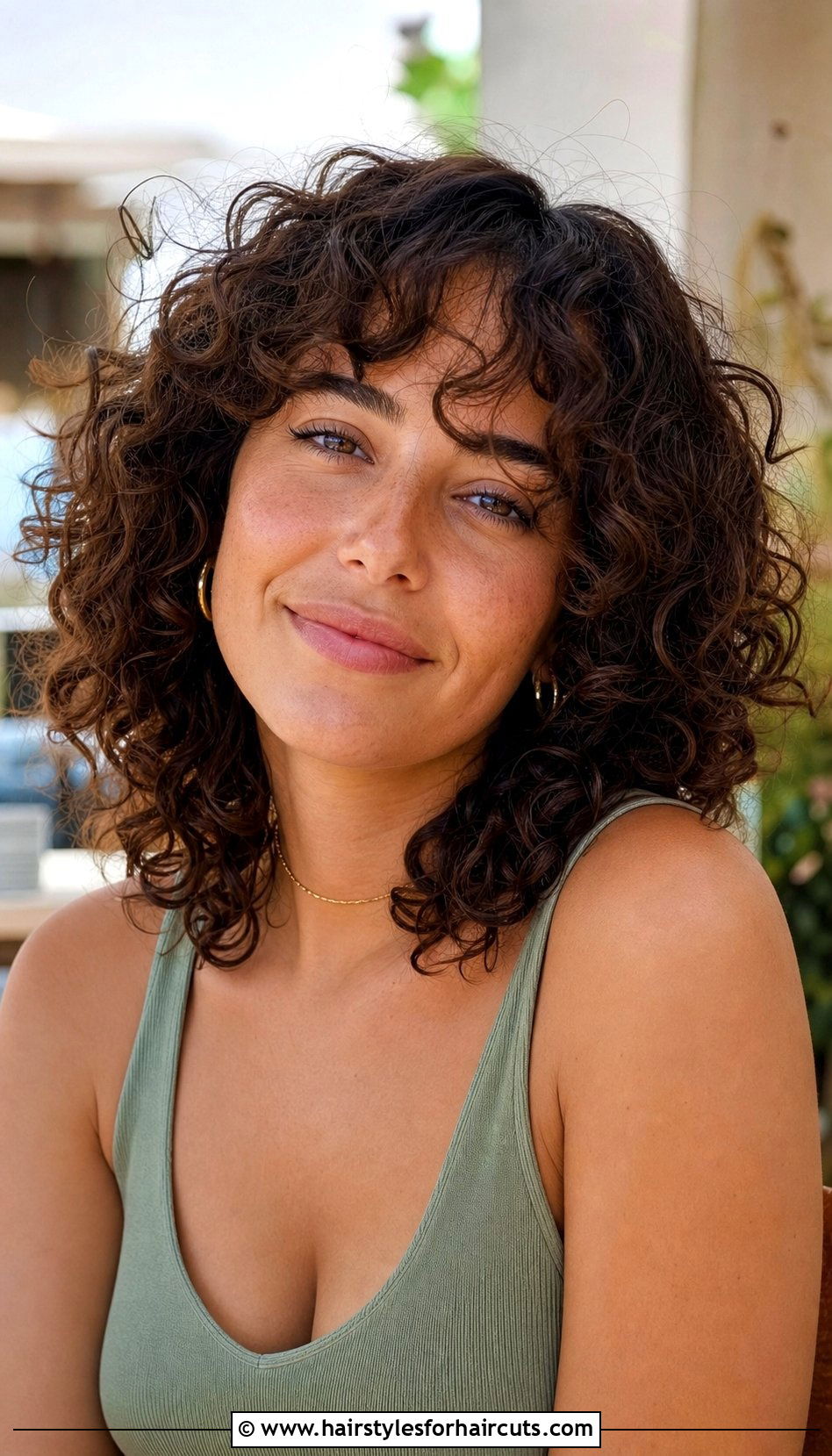 Medium Curly Hair With Curtain Bangs - 25 hairstyles with curls for medium hair - 25 hairstyles with curls for medium hair