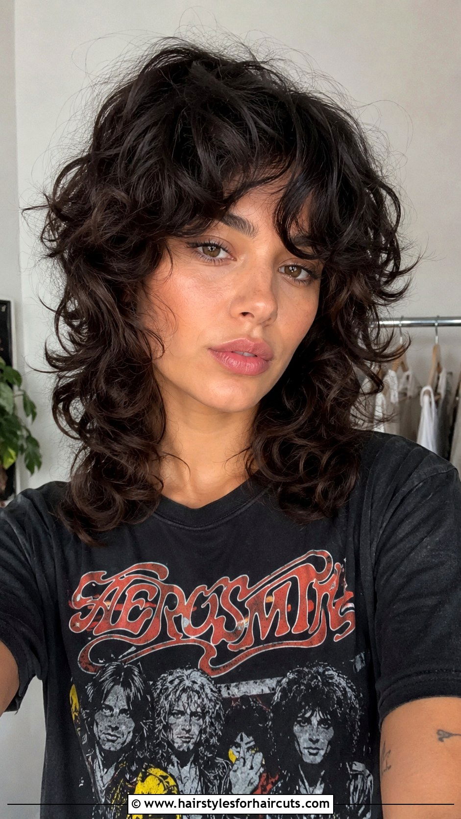 Medium Curly Shag - 25 curly haircuts salon - 25 curly haircuts salon
