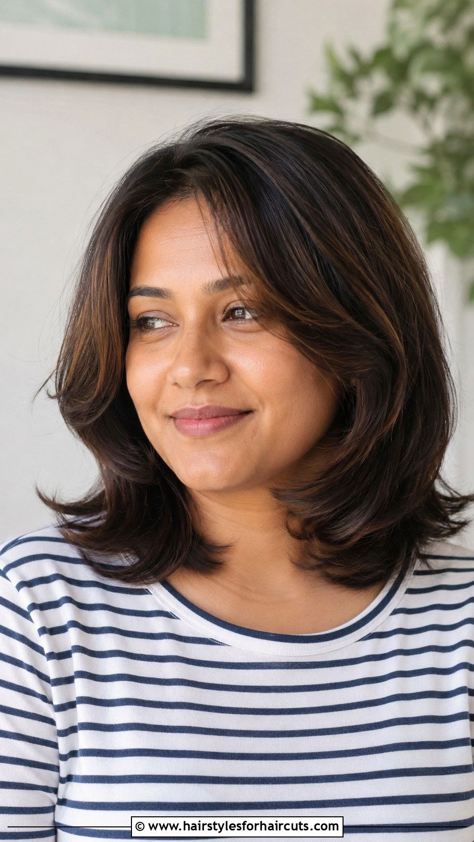 Medium Layered Haircut - 25 layer haircuts for women - 25 layer haircuts for women