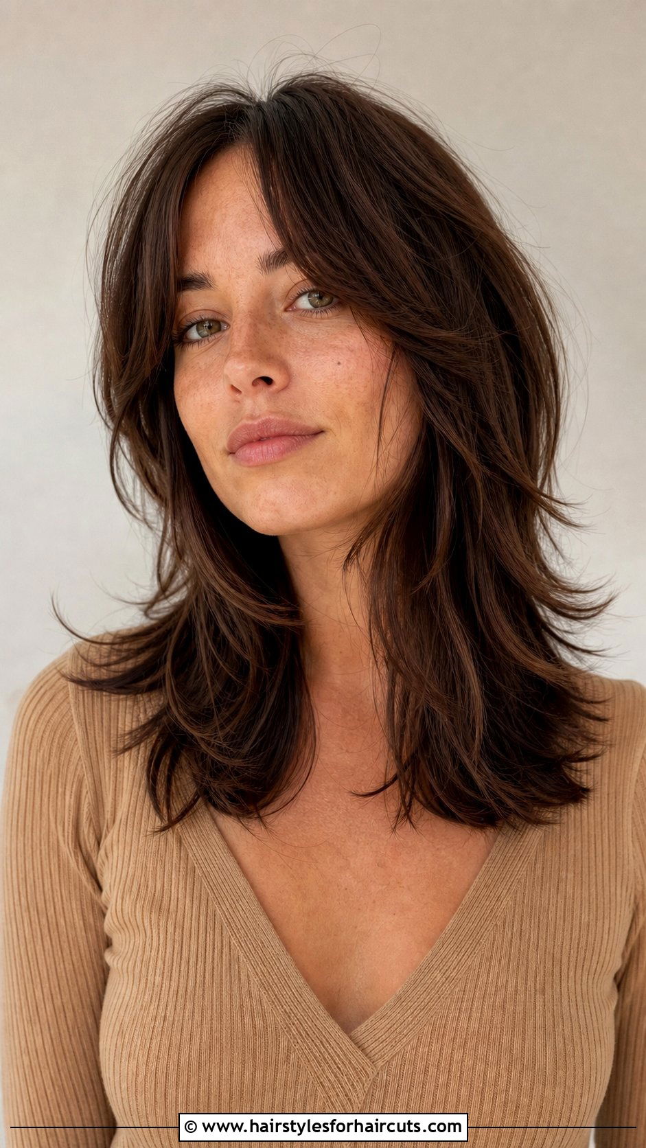 Medium Shag With Curtain Fringe - 25 haircuts with bangs for round face - 25 haircuts with bangs for round face