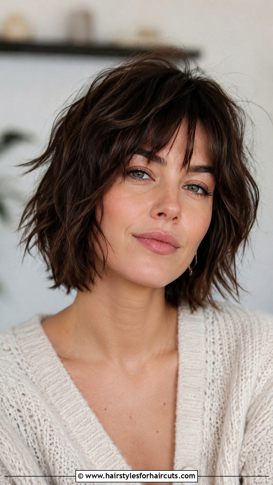Medium Shaggy Bob - 25 medium haircuts styles for women - 25 medium haircuts styles for women