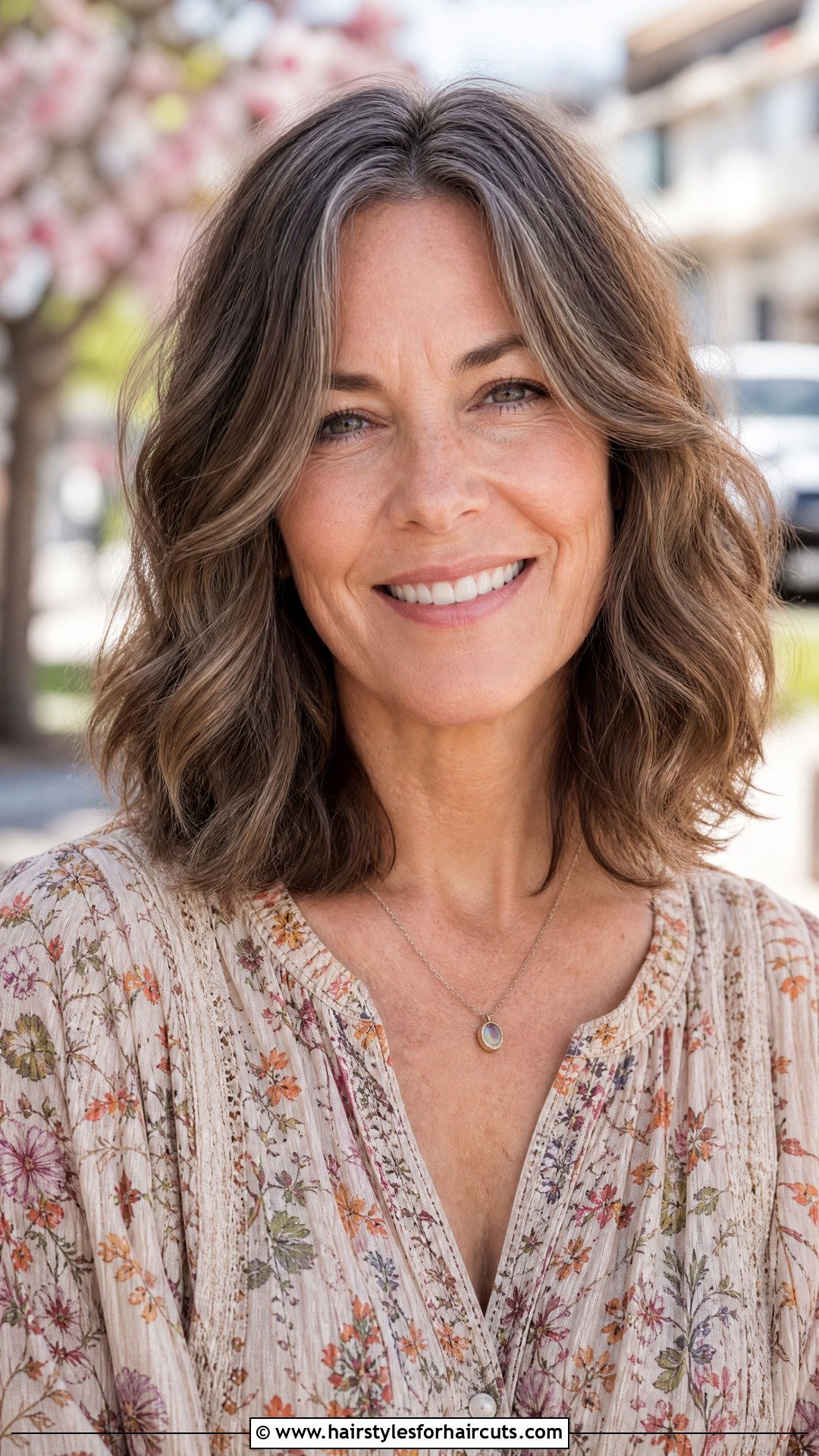 Medium Wavy Cut - 25 current hairstyles for women over 50 - 25 current hairstyles for women over 50