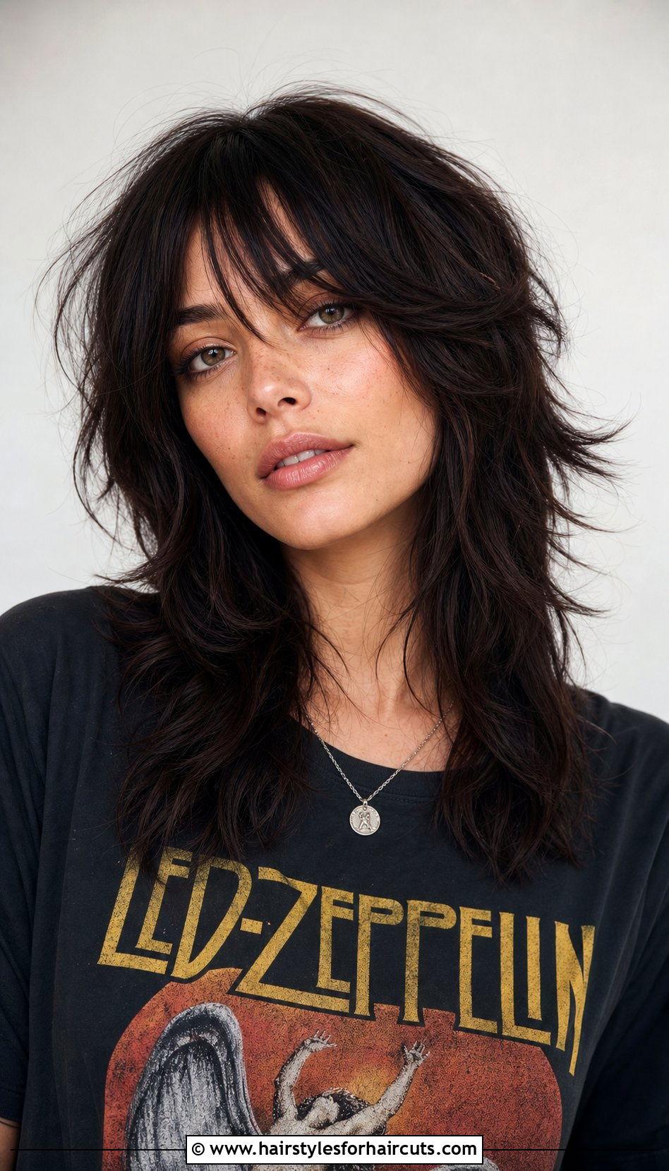 Medium Wolf Cut - 25 hairstyles for medium hair - 25 hairstyles for medium hair