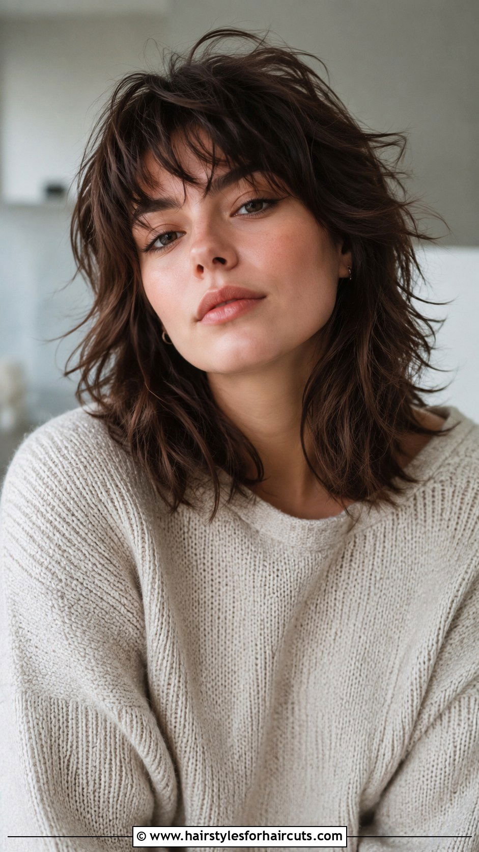 Medium Wolf Cut Haircut - 25 haircuts for wavy hair female - 25 haircuts for wavy hair female