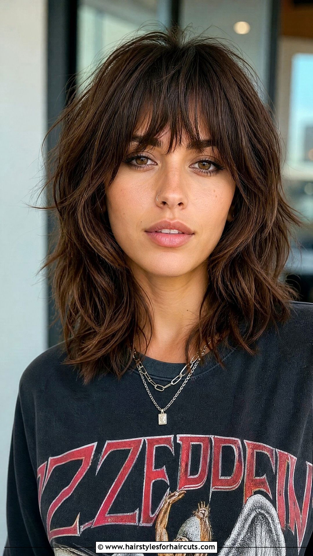Medium Wolf Cut With Bangs - 25 best haircuts for medium hair - 25 best haircuts for medium hair
