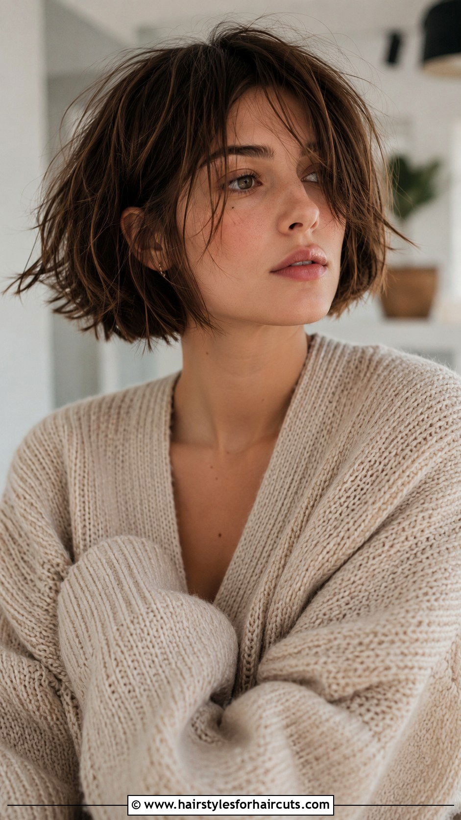 Messy Bob Haircut - 25 good haircuts for growing out hair - 25 good haircuts for growing out hair
