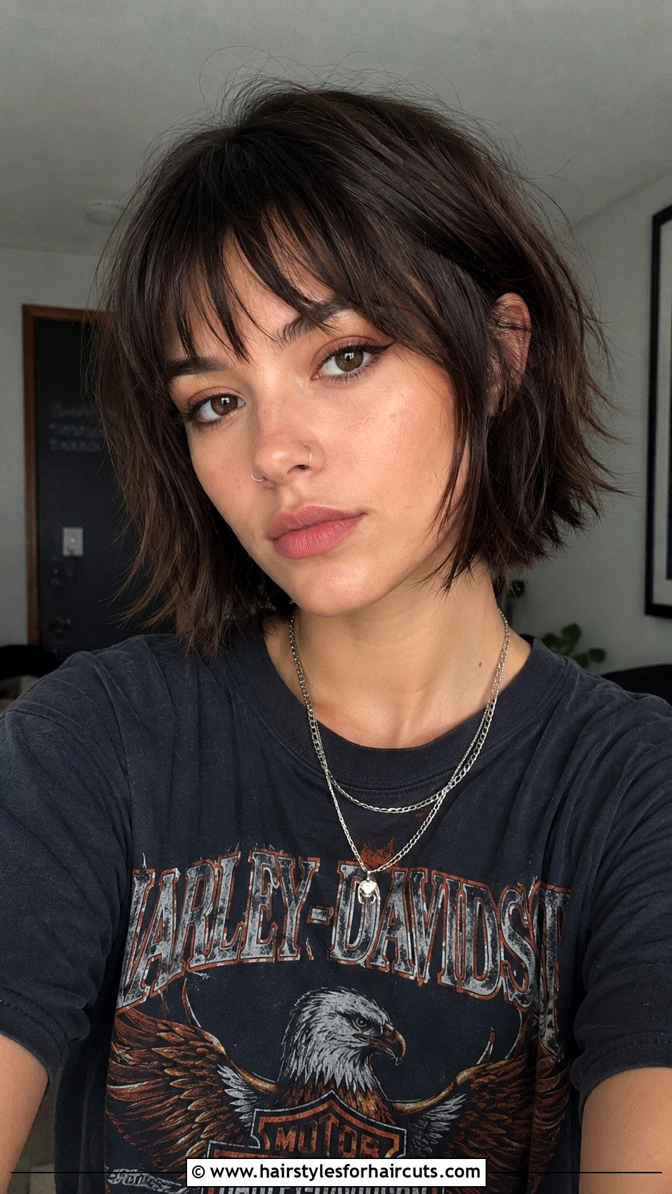 Messy Bob With Textured Bangs - 25 bang hairstyles for thin hair - 25 bang hairstyles for thin hair