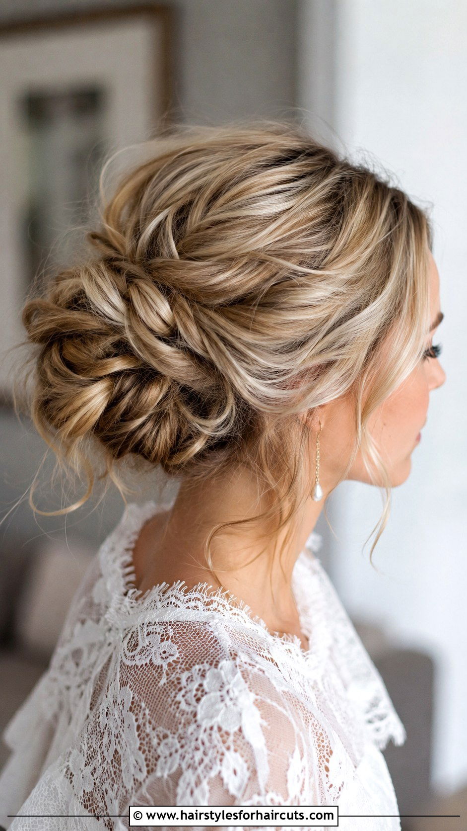Messy Braid Updo - 25 cute hairstyles for long hair with braids - 25 cute hairstyles for long hair with braids