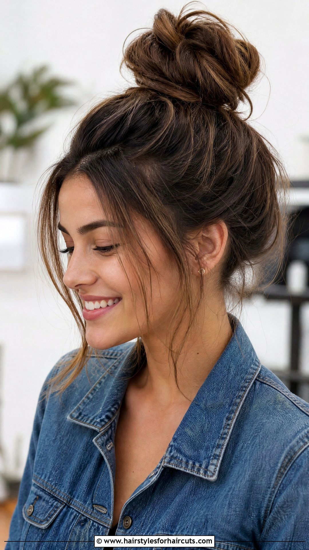 Messy Bun - 25 working hairstyles for long hair - 25 working hairstyles for long hair