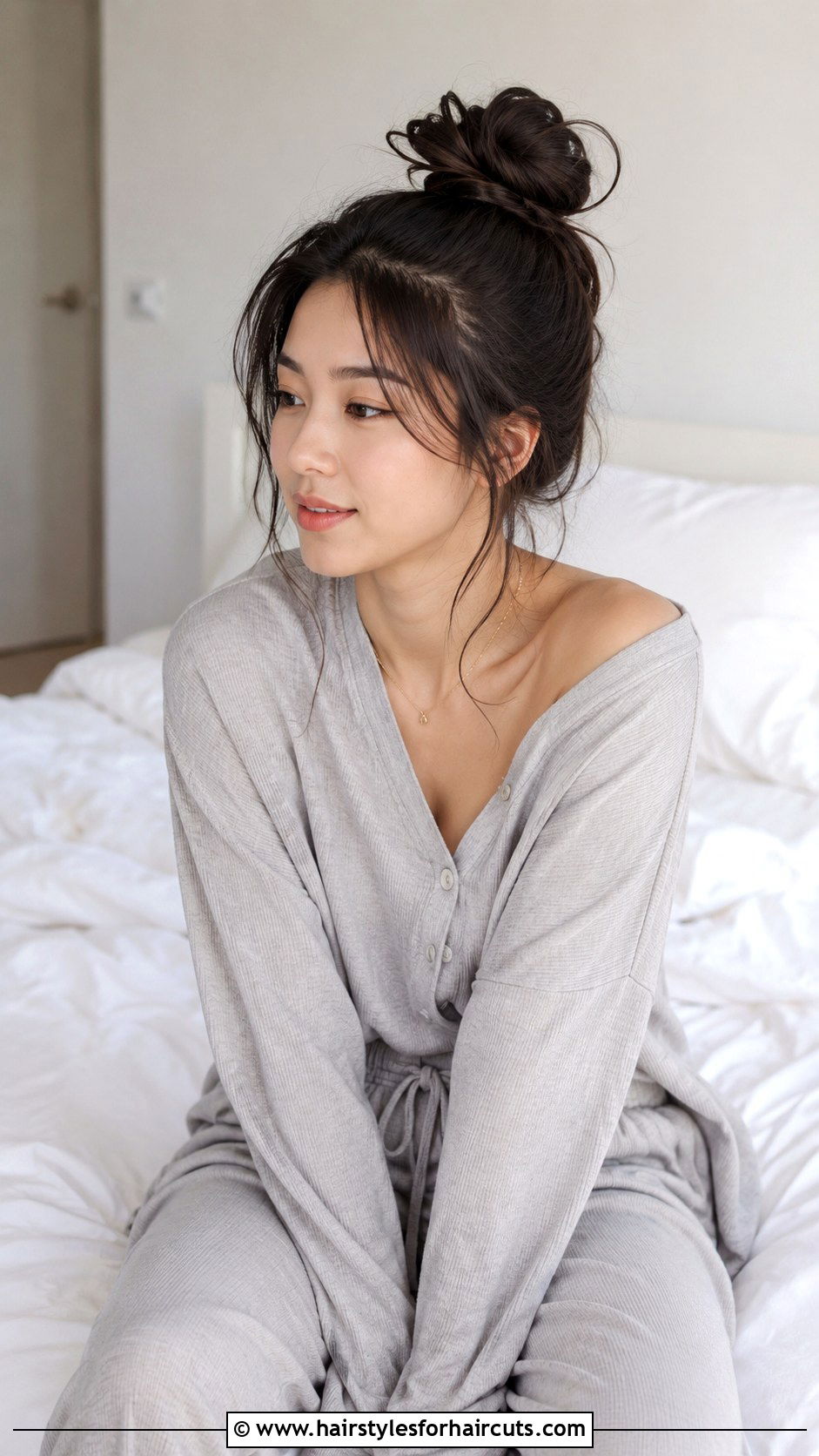 Messy Bun Asian Hair - 25 asian hairstyles women - 25 asian hairstyles women