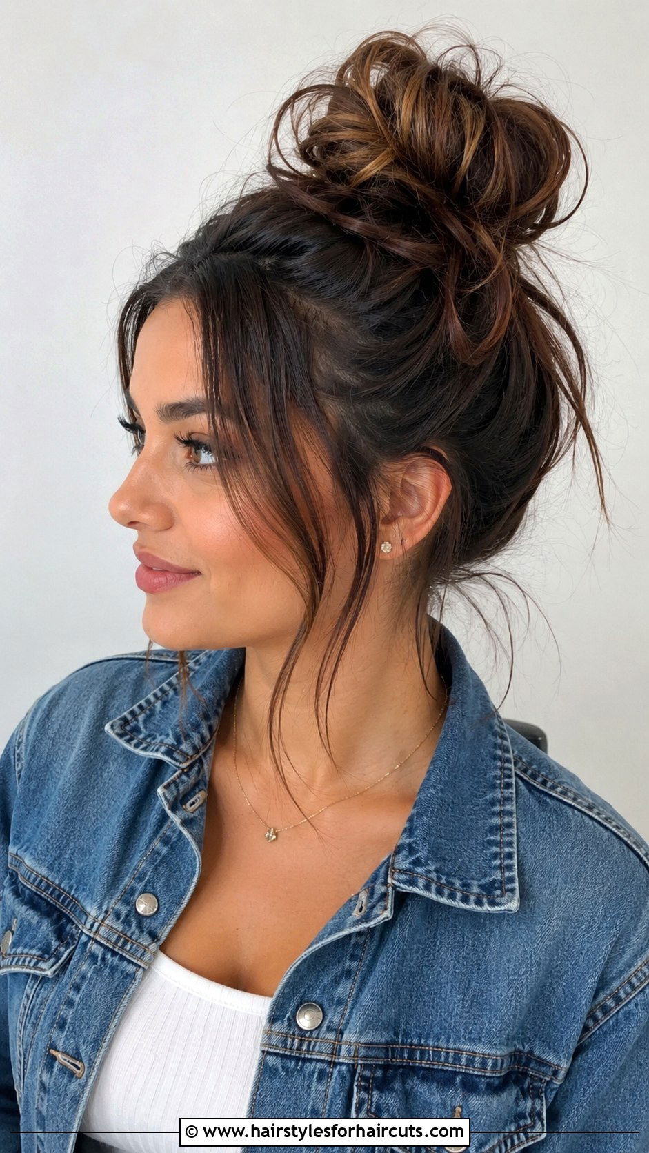 Messy Bun For Medium Hair - 25 beginner easy hairstyles for medium hair - 25 beginner easy hairstyles for medium hair