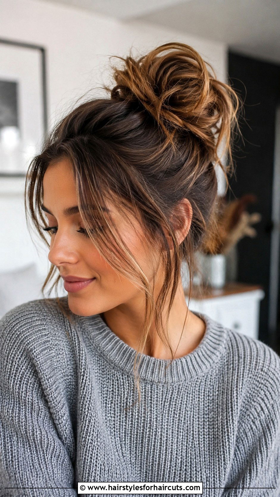 Messy Bun For Medium Hair - 25 easy hairstyles for medium hair - 25 easy hairstyles for medium hair