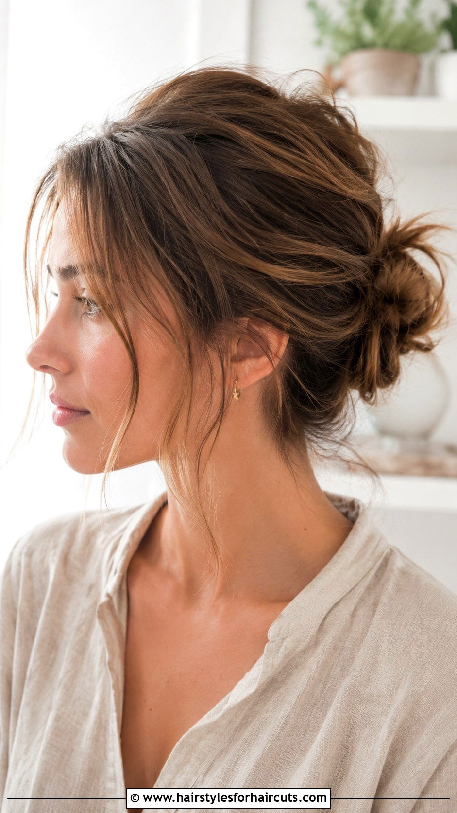 Messy Bun For Short Hair - 25 easy pretty hairstyles for short hair - 25 easy pretty hairstyles for short hair