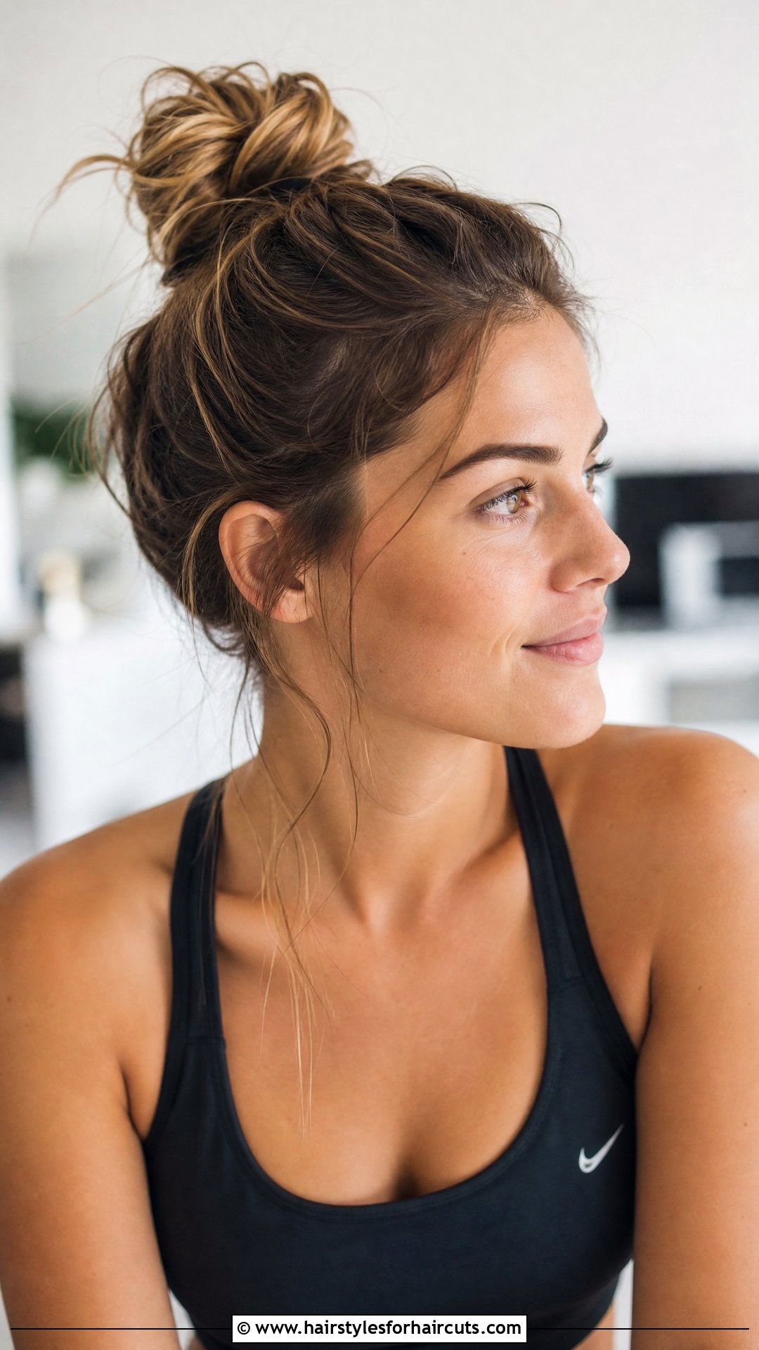 Messy Bun Hairstyle - 25 soccer mom hairstyles - 25 soccer mom hairstyles