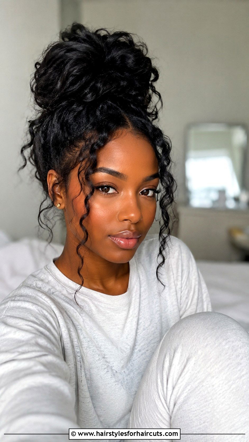 Messy Bun On Natural Hair - 25 cute vacation hairstyles for black hair - 25 cute vacation hairstyles for black hair
