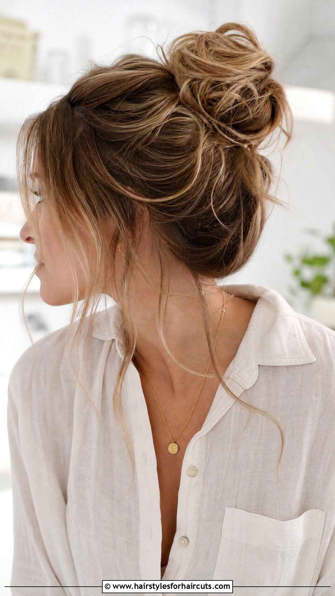 Messy Bun Updo - 25 cosmetology hairstyles - 25 cosmetology hairstyles