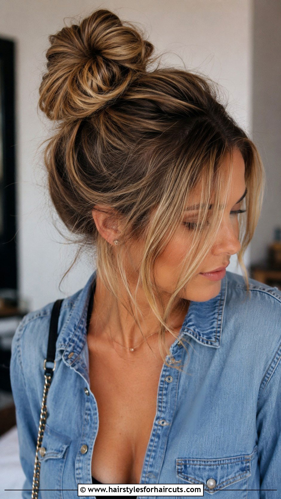 Messy Bun Updo - 25 cute hair up hairstyles - 25 cute hair up hairstyles