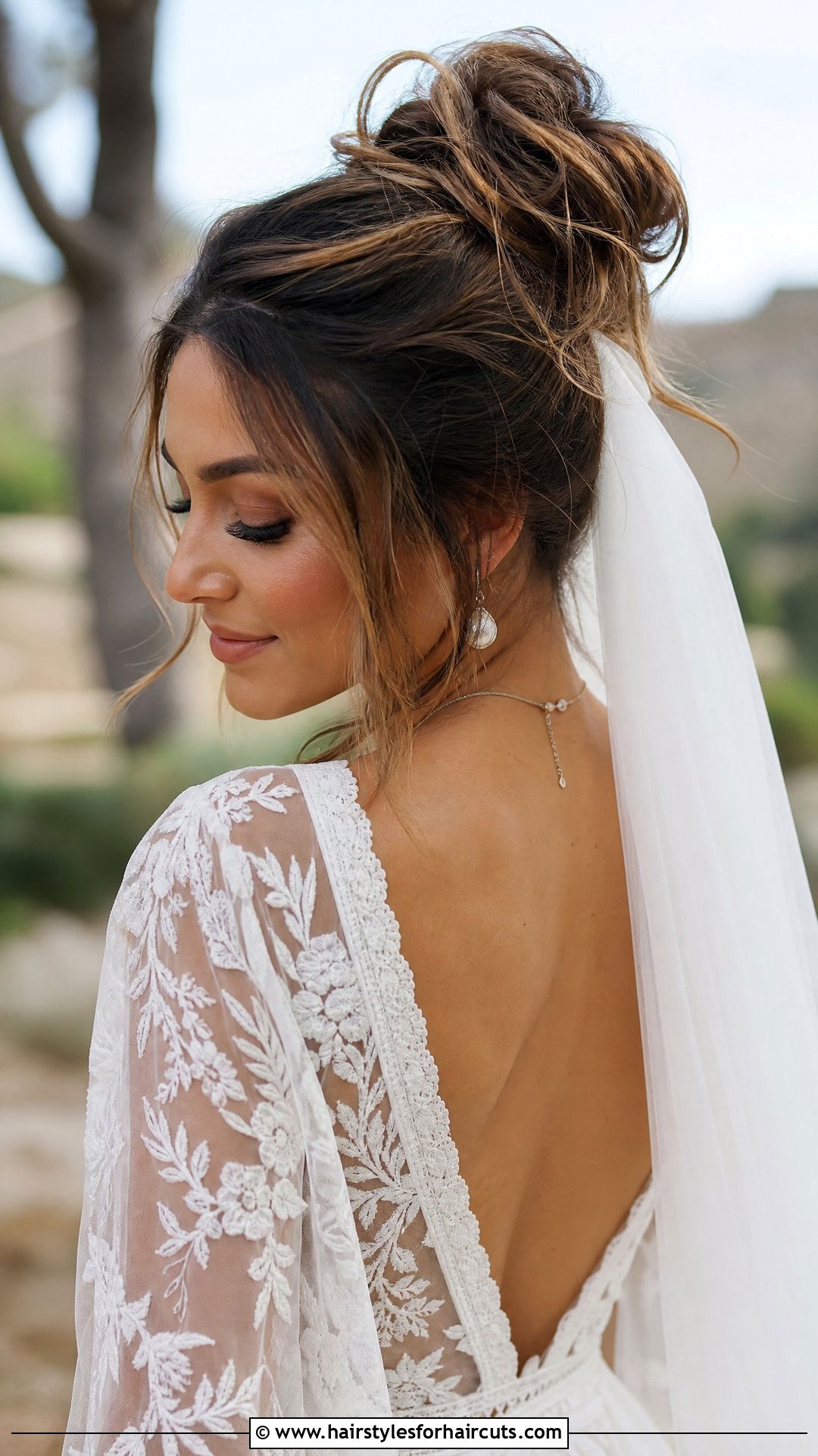 Messy Bun Wedding Hairstyle With Veil - 25 wedding hairstyles with veil - 25 wedding hairstyles with veil