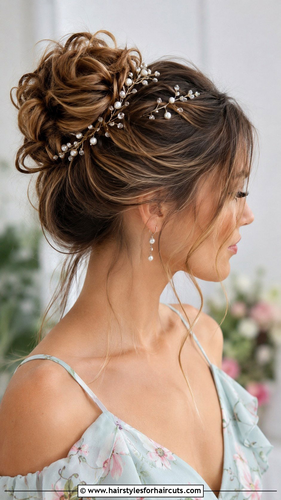 Messy Bun Wedding Hairstyle - 25 easy wedding hairstyles long hair - 25 easy wedding hairstyles long hair