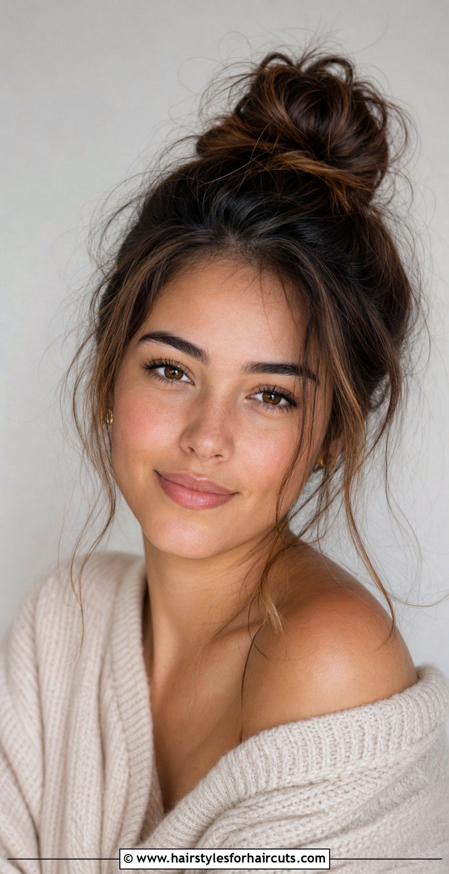 Messy Bun With Flyaway Control - 25 hairstyles spray - 25 hairstyles spray