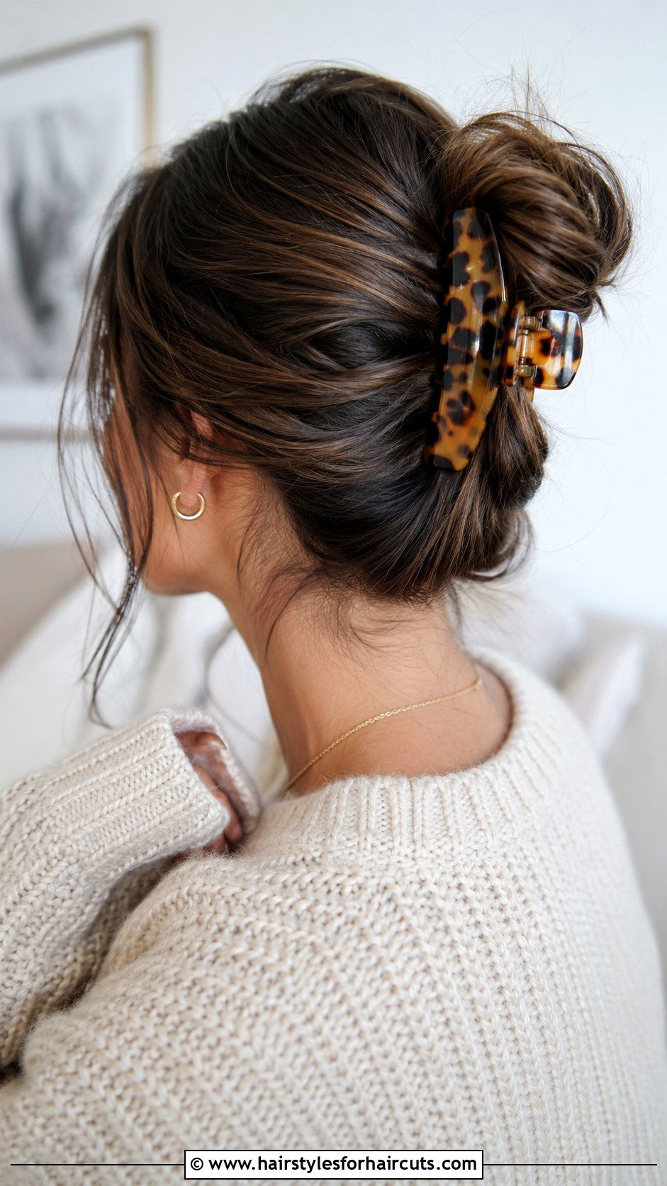 Messy Bun With Large Claw Clip - 25 hair clip hairstyles - 25 hair clip hairstyles