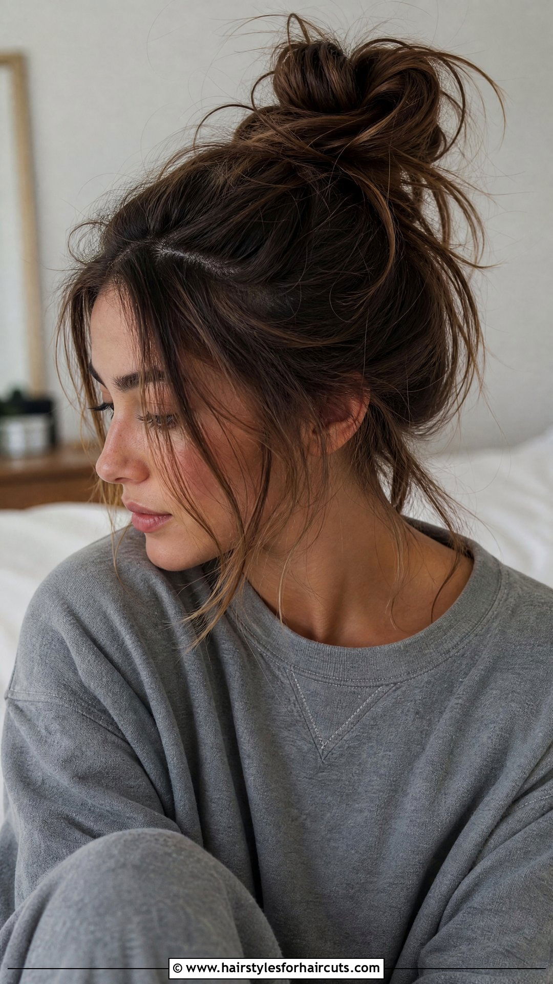 Messy Bun With Loose Ends - 25 clay for hairstyles - 25 clay for hairstyles