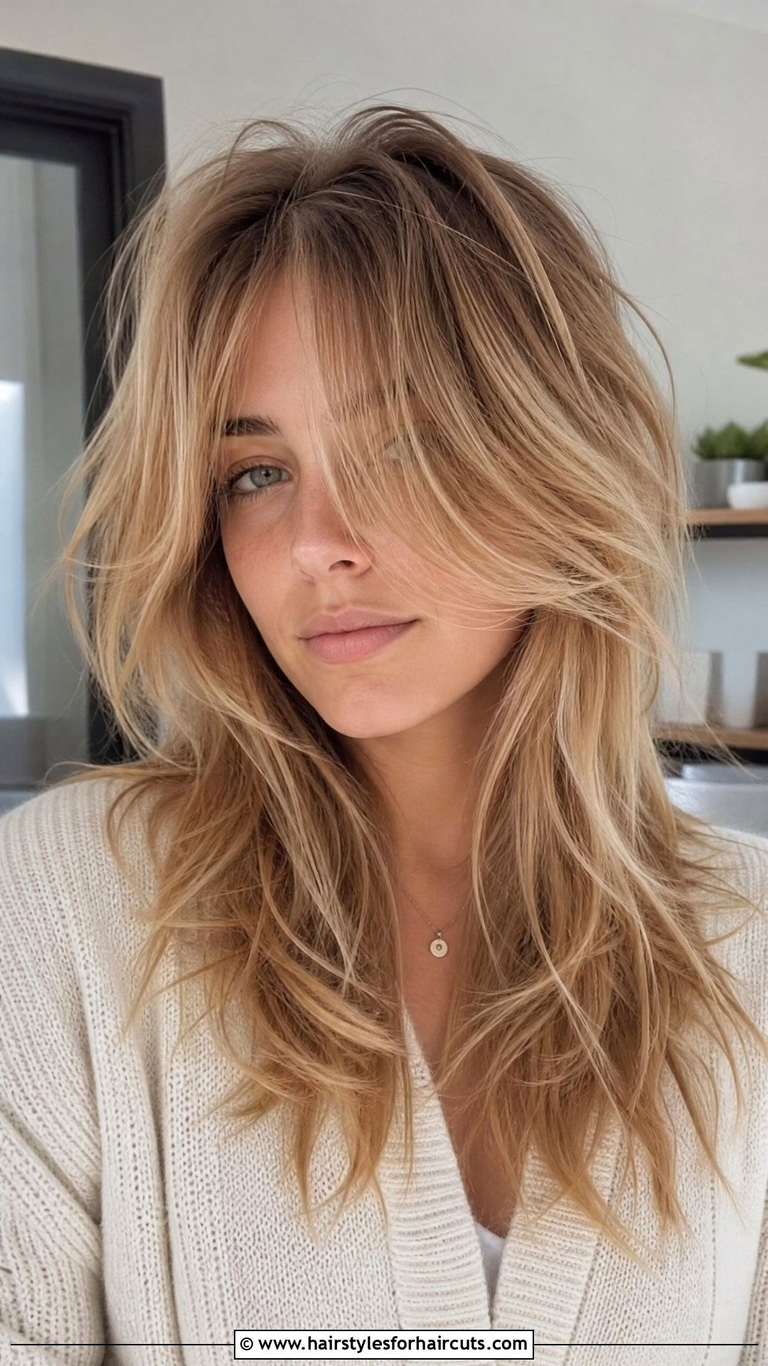 Messy Butterfly Cut - 25 medium length thin hair butterfly haircuts - 25 medium length thin hair butterfly haircuts