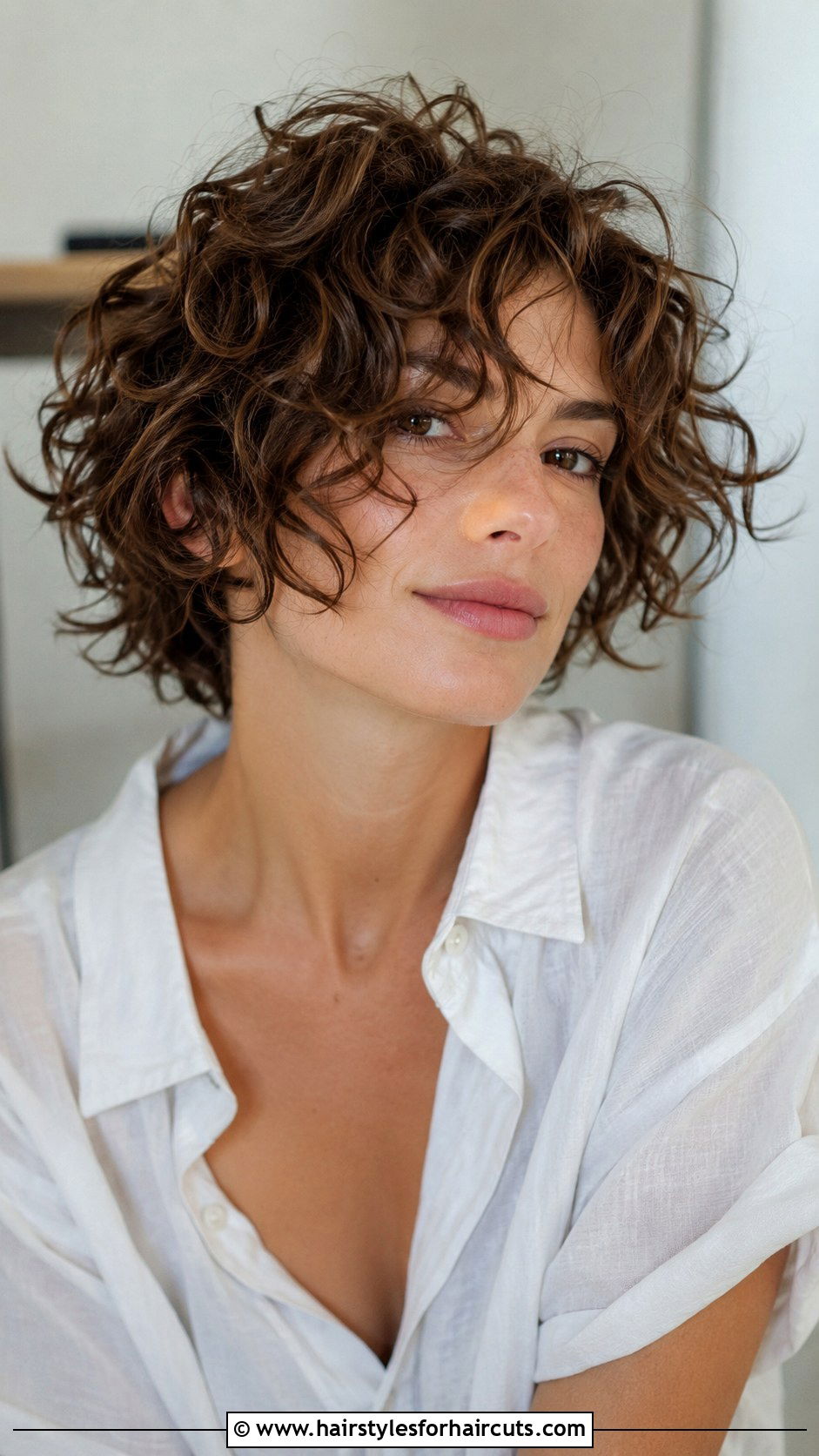 Messy Curly Shaped Cut - 25 thinning curly haircuts - 25 thinning curly haircuts