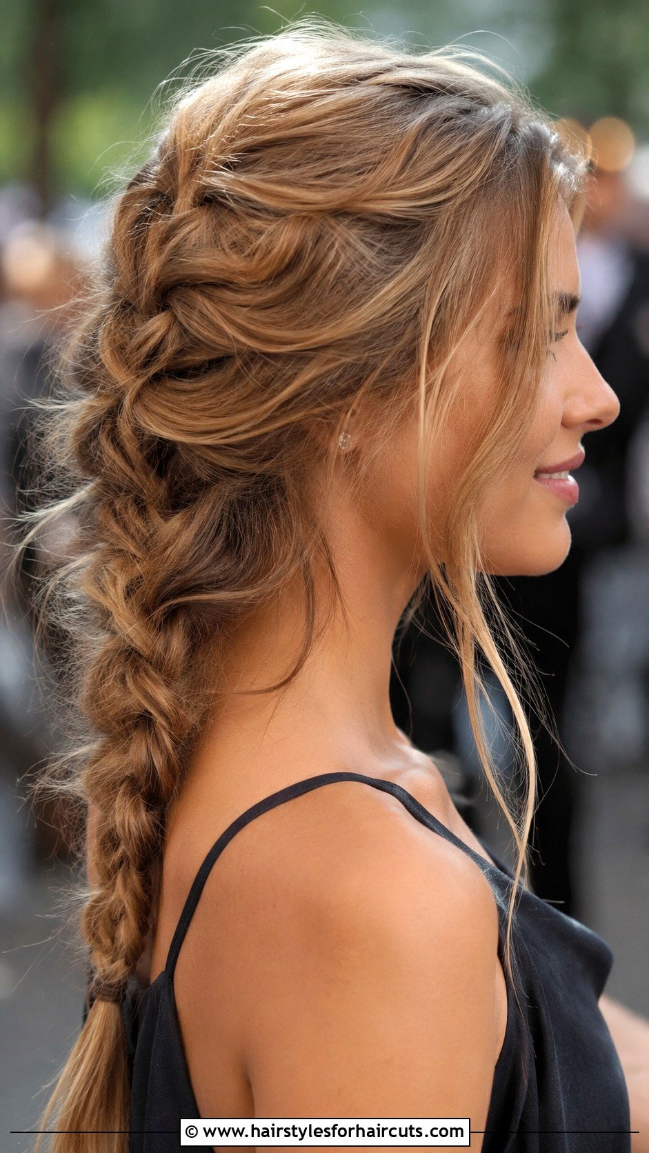 Messy French Braid - 25 night out hairstyles for medium hair - 25 night out hairstyles for medium hair