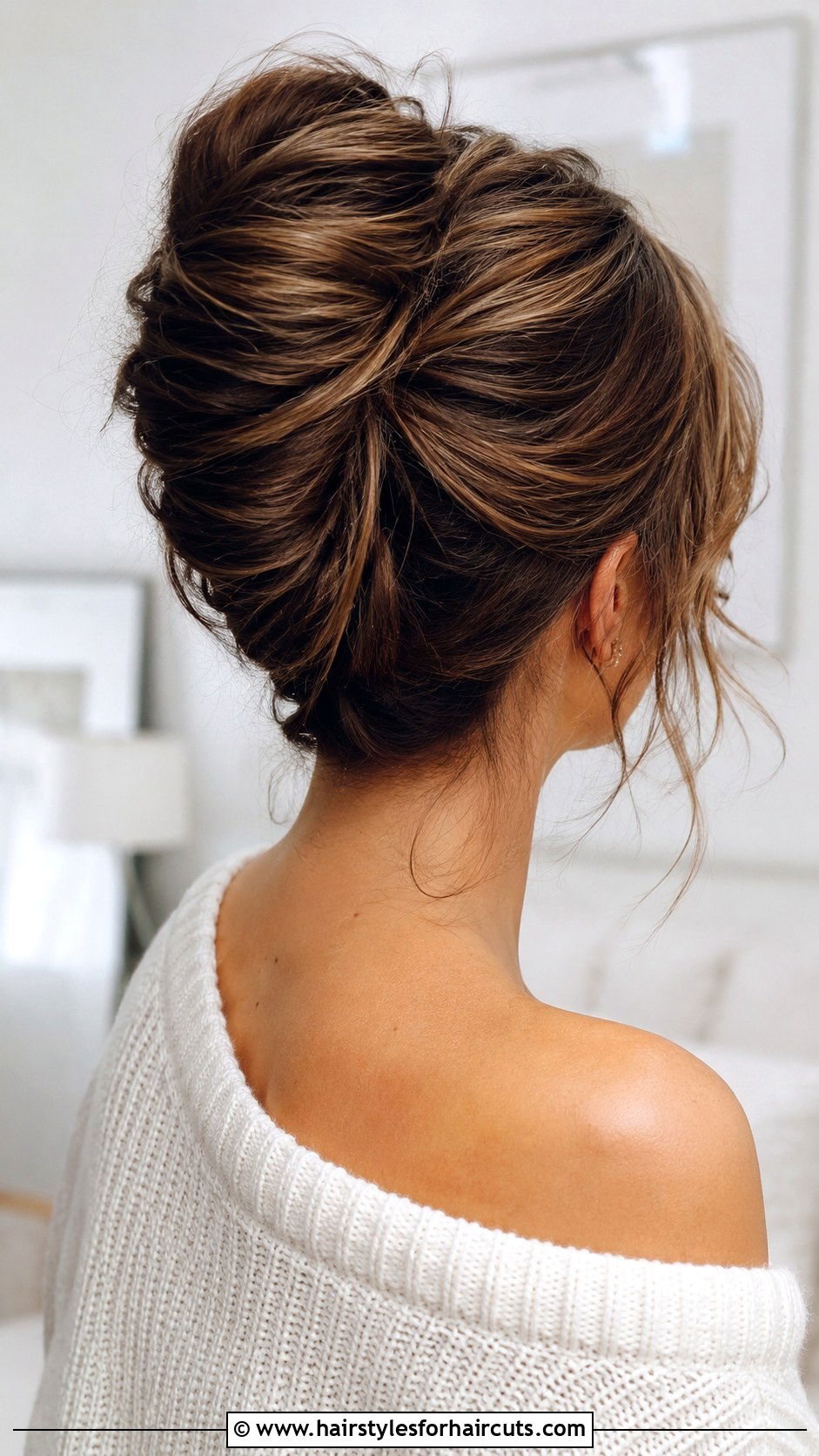 Messy French Twist - 25 cute winter hairstyles for long hair - 25 cute winter hairstyles for long hair