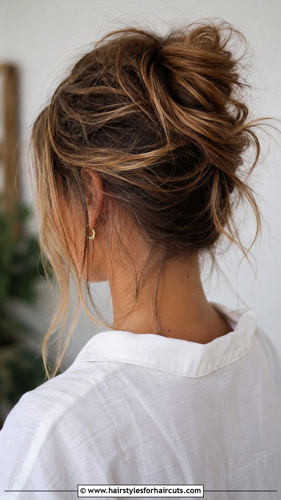 Messy French Twist - 25 easy fast hairstyles - 25 easy fast hairstyles
