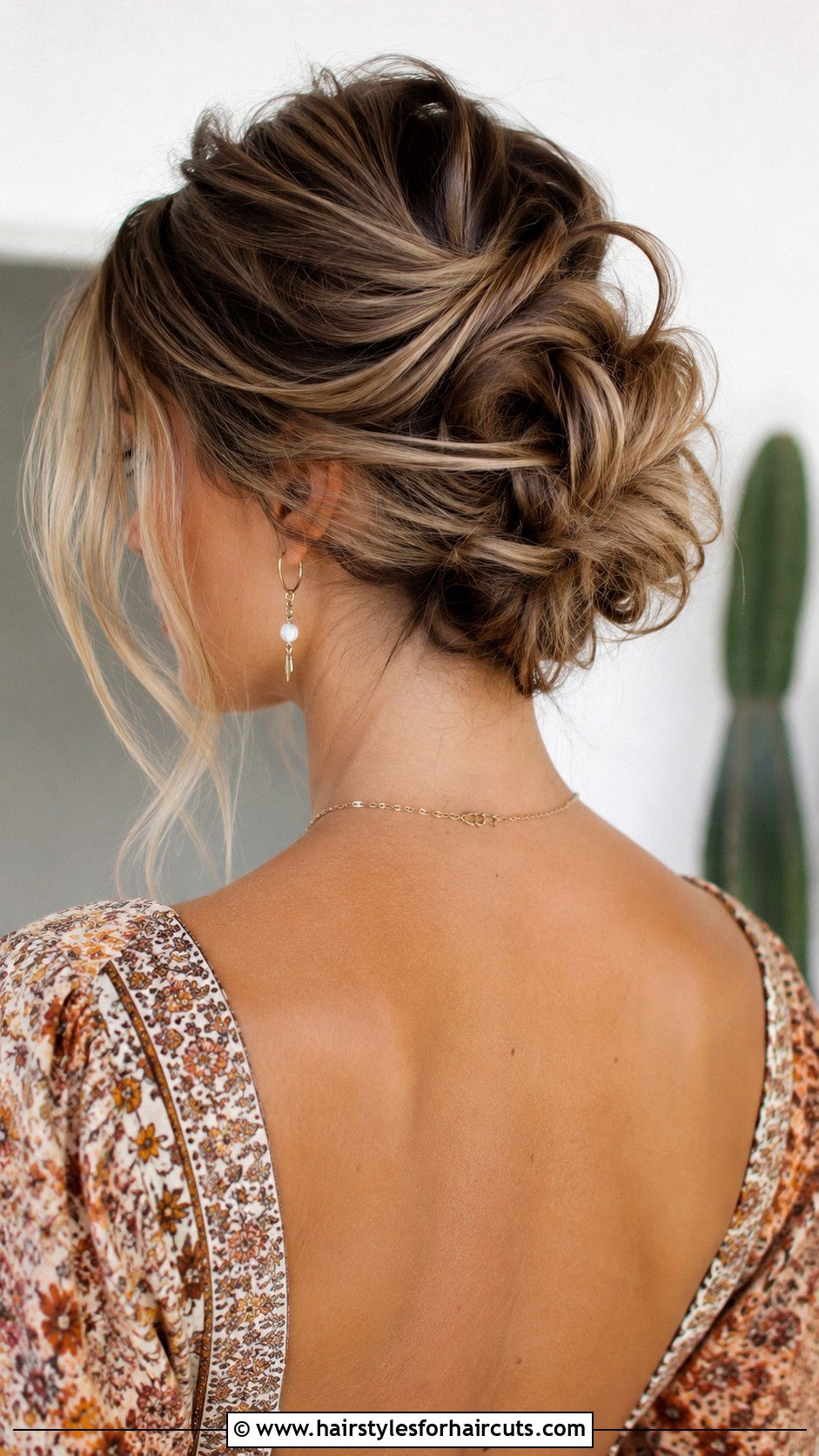 Messy French Twist Medium Hair - 25 going out hairstyles for medium hair - 25 going out hairstyles for medium hair