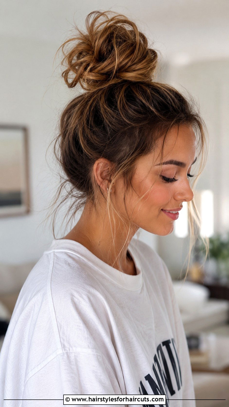 Messy High Bun Hairstyle - 25 cute easy hairstyles for straight hair - 25 cute easy hairstyles for straight hair